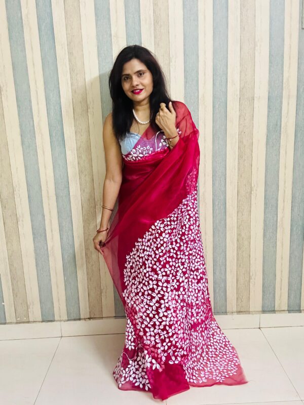 Elegant Pink Organza Saree with White Floral Design - Image 2